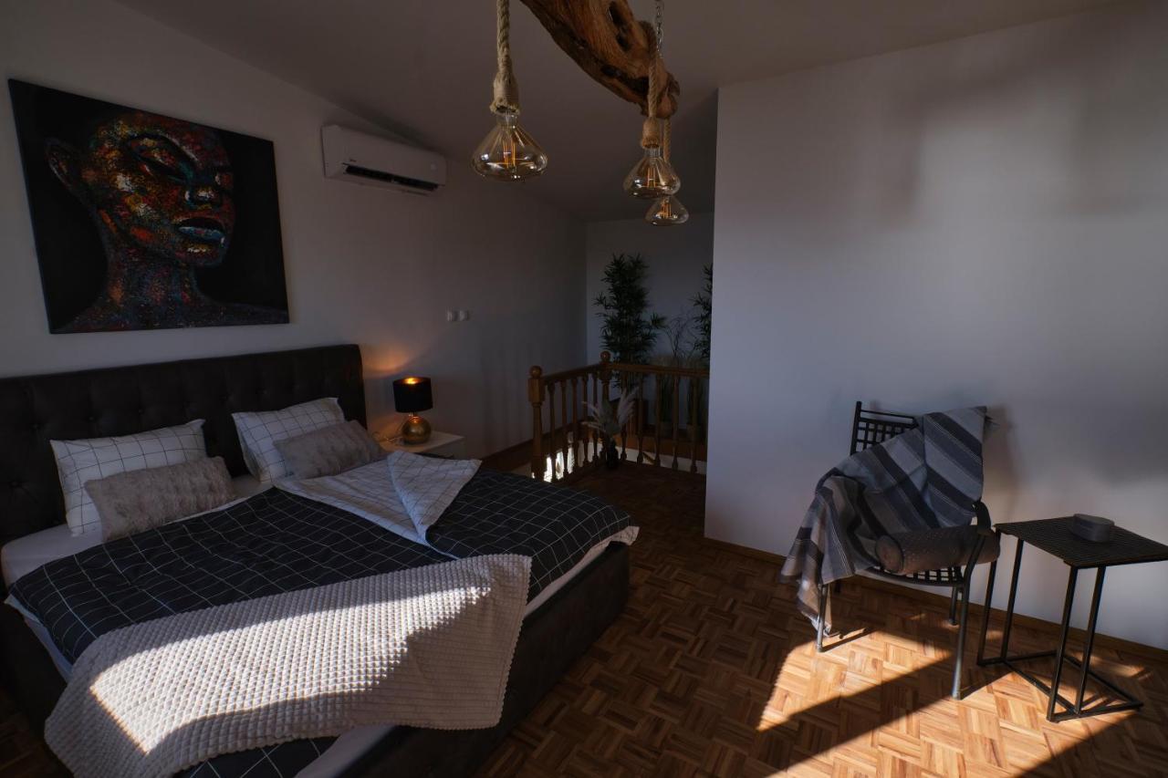 Kuca Za Odmor Baya Villa Stara Baska Bagian luar foto